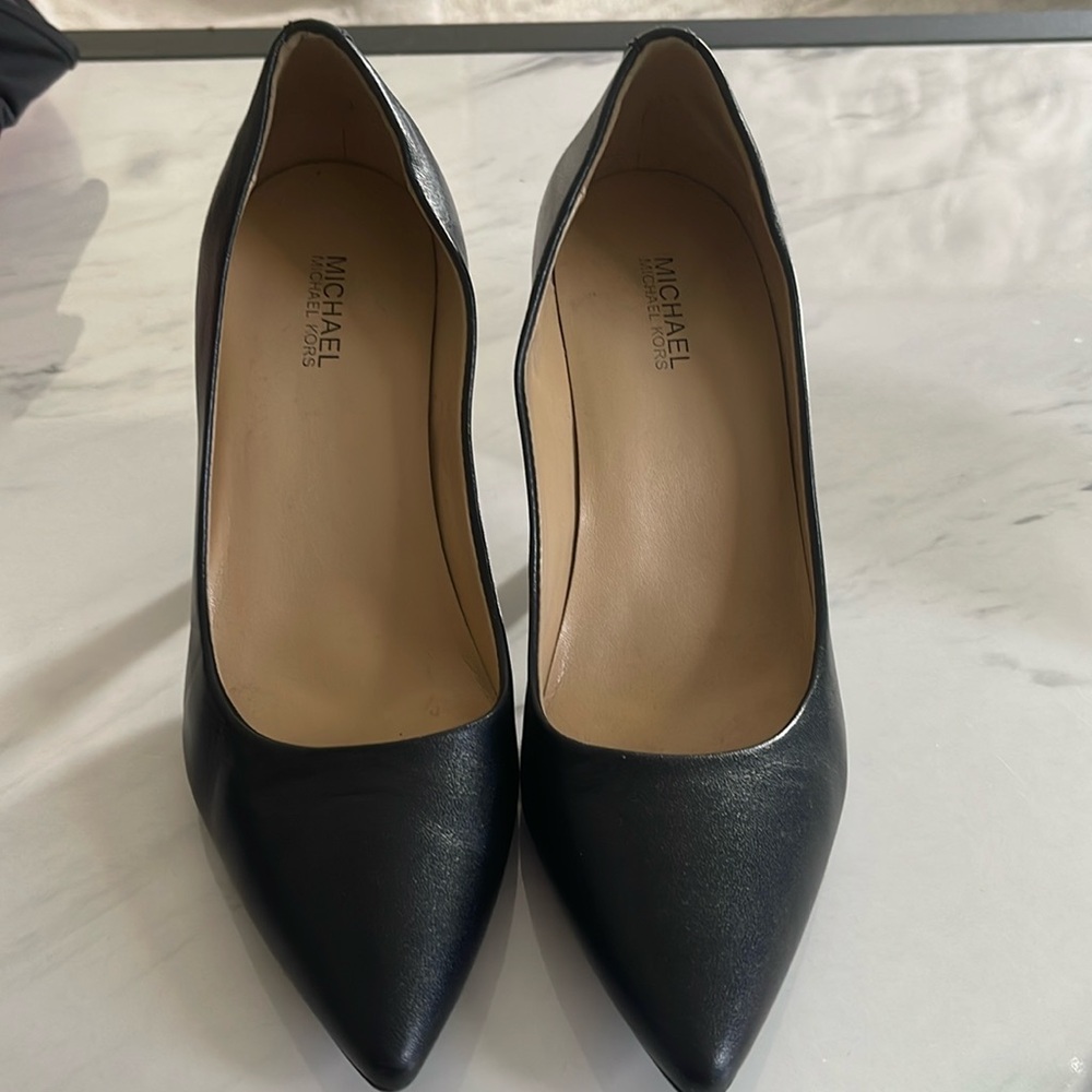 Michael Kors Leather Pumps